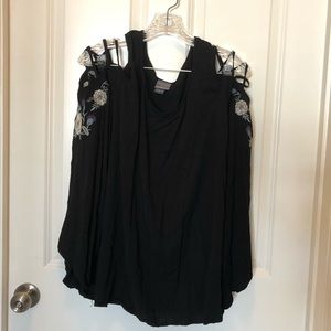 Romantic Cold-Shoulder Outlander Bell-sleeveBlouse